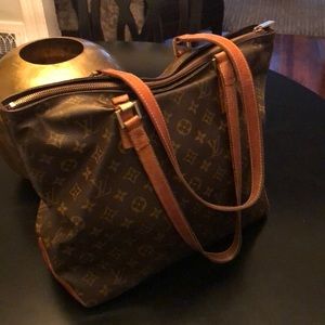 Louis Vuitton Medium Tote